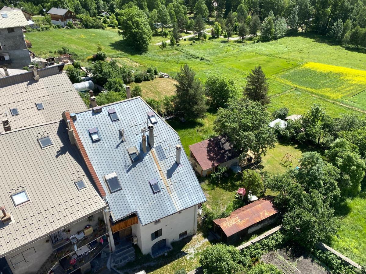 Appartement dans une maison de pays Briançon Extérieur photo